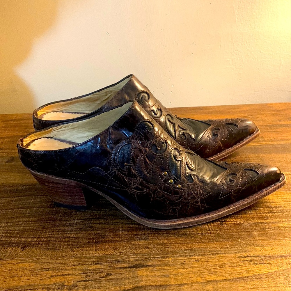 Corral Boots Pointed Toe Mules Size 9 Black and Brown